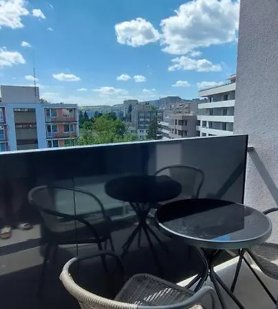 Nová Rezidencia S Parkovanim *